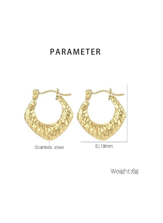 فيروز جوليري اقراط حلقية  من الستانلس مكتنزة غير منتظمة على شكل حرف C وعصري انيقة فاخرة وخفيفة الوزن بزر كبس علوي للنساء من فيروز جوليري - Image 2