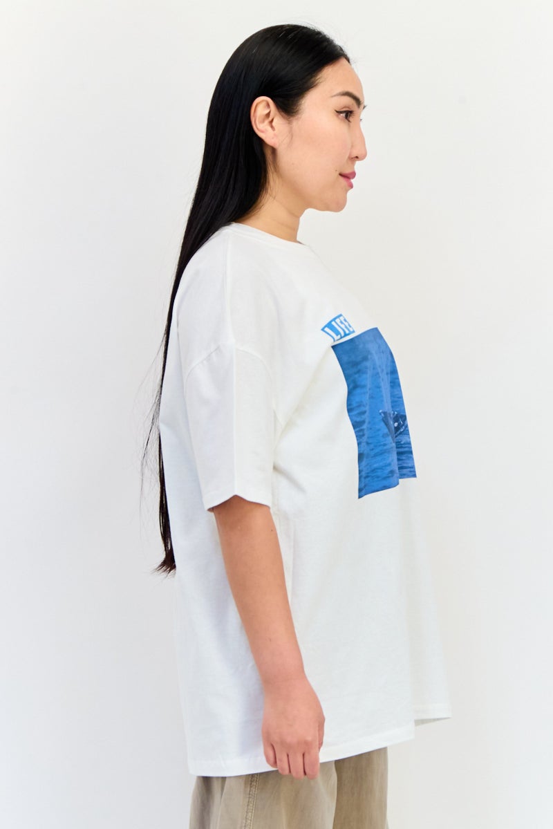 Pull & Bear Pull Bear x Life Women  Crew Neck Short Sleeves Graphic Print T-shirt, white  - Image 3