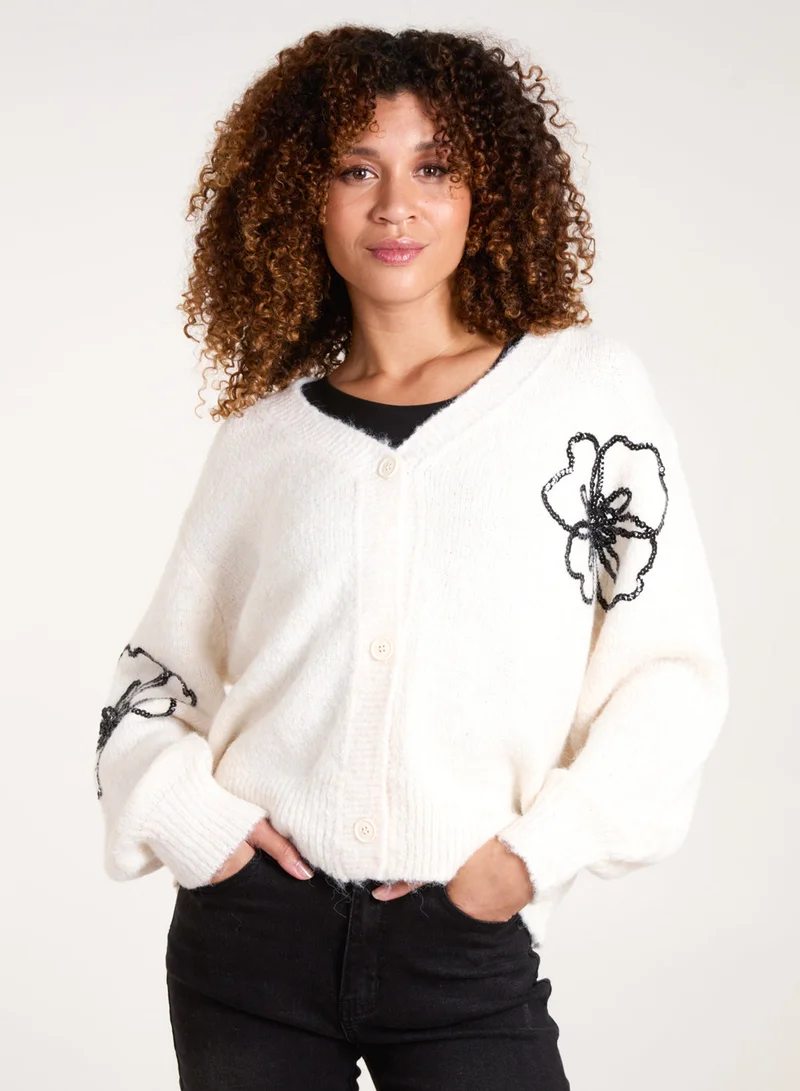 بلو فانيلا كارديجان مطرز بالزهور