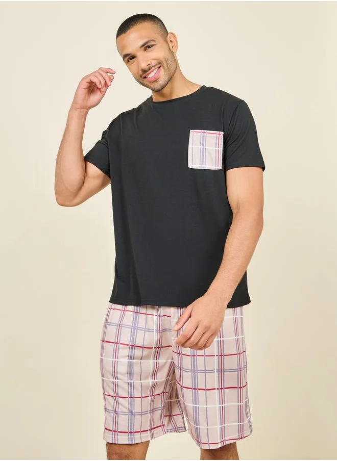 ستايلي Solid Plaid Print Pocket Detail T-shirt and Short Set