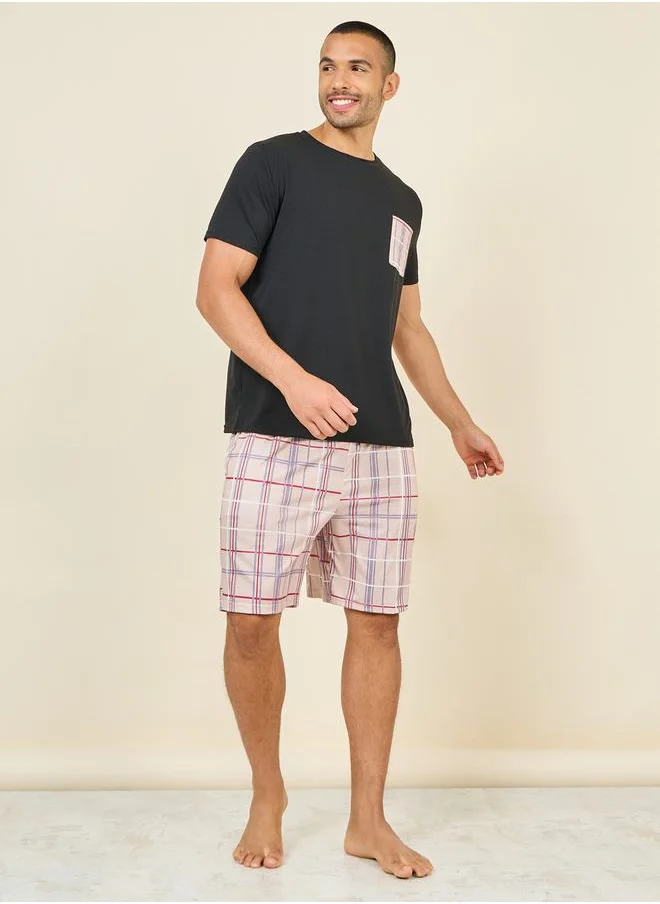 ستايلي Solid Plaid Print Pocket Detail T-shirt and Short Set