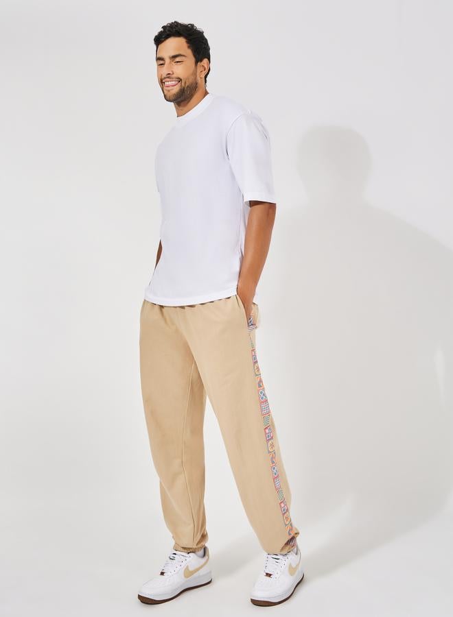 Styli Side Print Motif Relaxed Fit Joggers - Image 2