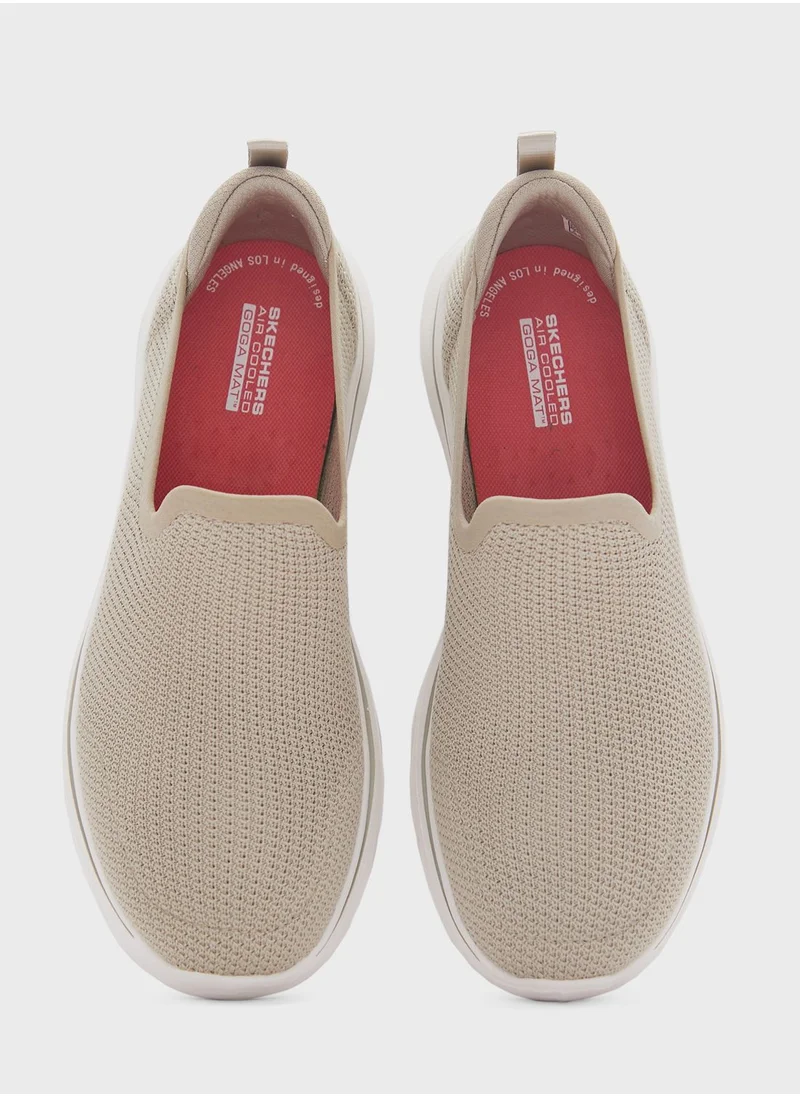 SKECHERS Go Walk 7