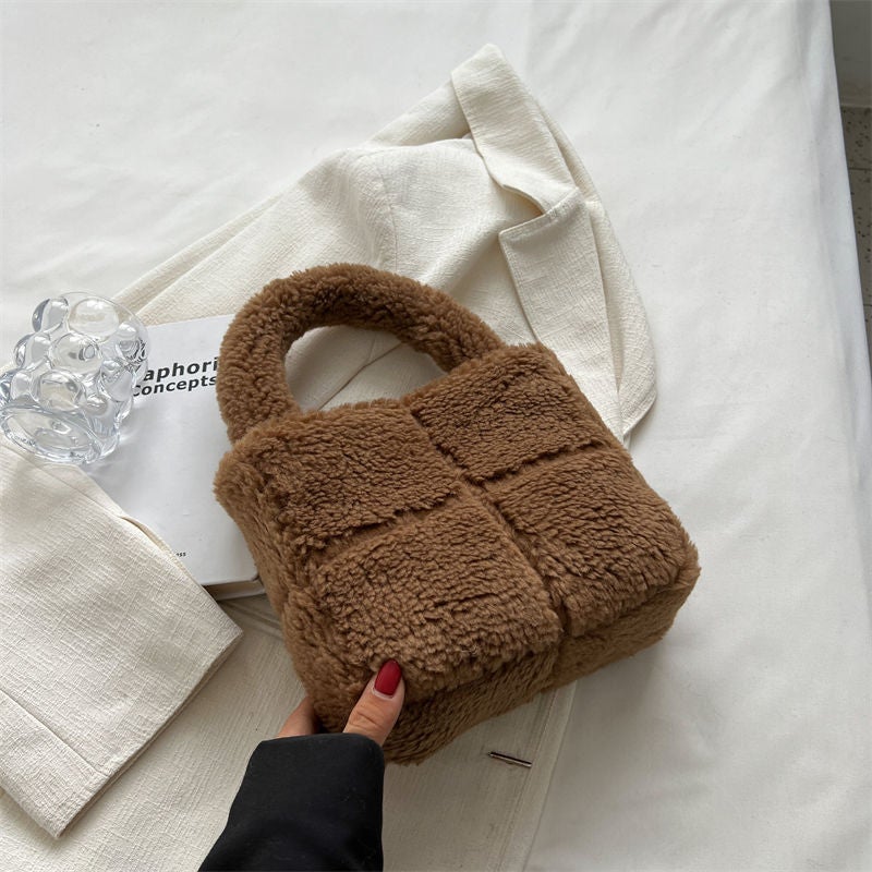 Checkered Bag, Furry Women'S Bag, Granular Wool Fashion Retro Plush Bag, Handbag, Suction Buckle Bucket - Image 1