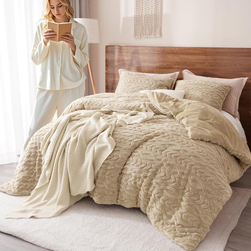 PHF طقم لحاف كوين من شيربا الفاخر 3 قطع، دافئ وناعم لشتاء، طقم سرير من الفلانيل المنقوش 3D، يتضمن 1 x 230 سم x 230 سم لحاف و 2 x 50 سم x 65 سم أغطية وسائد، كاكي - Image 2