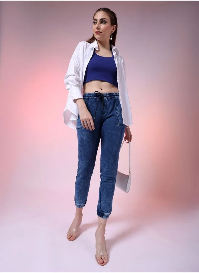 مرفوعة Women Regular Fit Solid Mid-Rise Denim Cargo Joggers