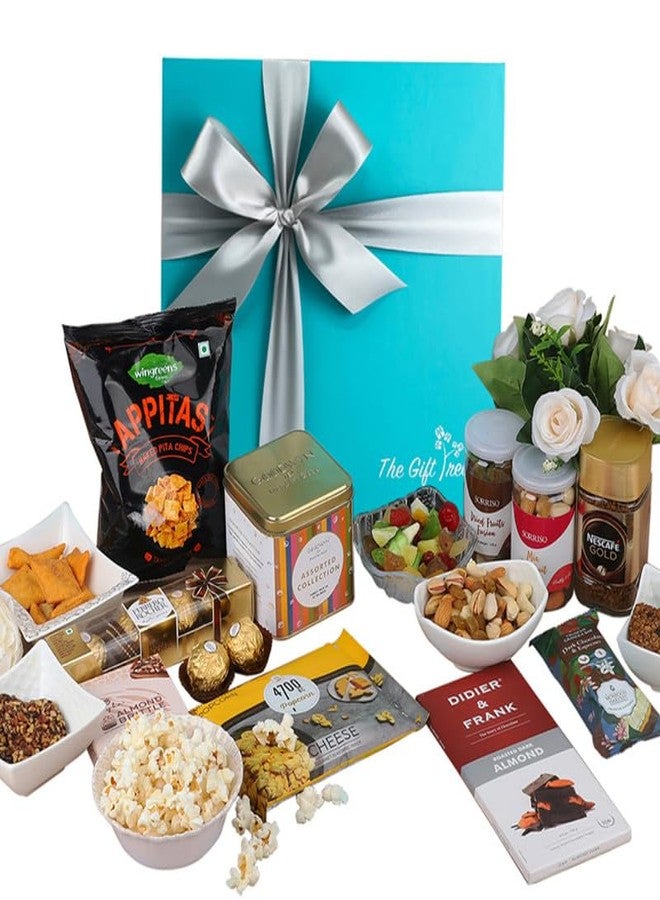 The Gift Tree سلة هدايا مميزة من ذا جيفت تري للشاي والقهوة | شوكولاتة، فواكه مجففة مشكلة، ألواح جرانولا، رقائق بيتا، ولوز مقرمش | هدية للعائلة، ذكرى الزواج، للعملاء، للنساء، للزوج والزوجة - Image 1
