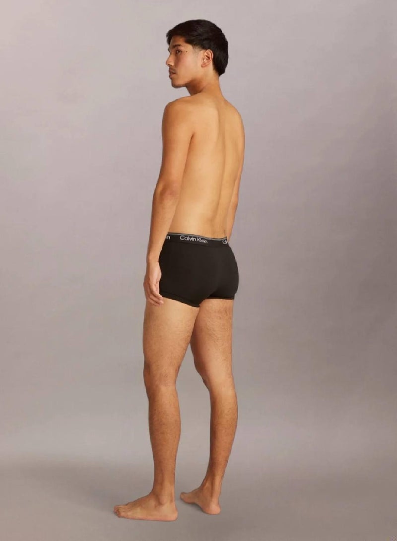 كالفن كلاين طقم سراويل داخلية بخصر منخفض من 3 قطع - ممتص للتمدد بشكل دقيق - Image 4