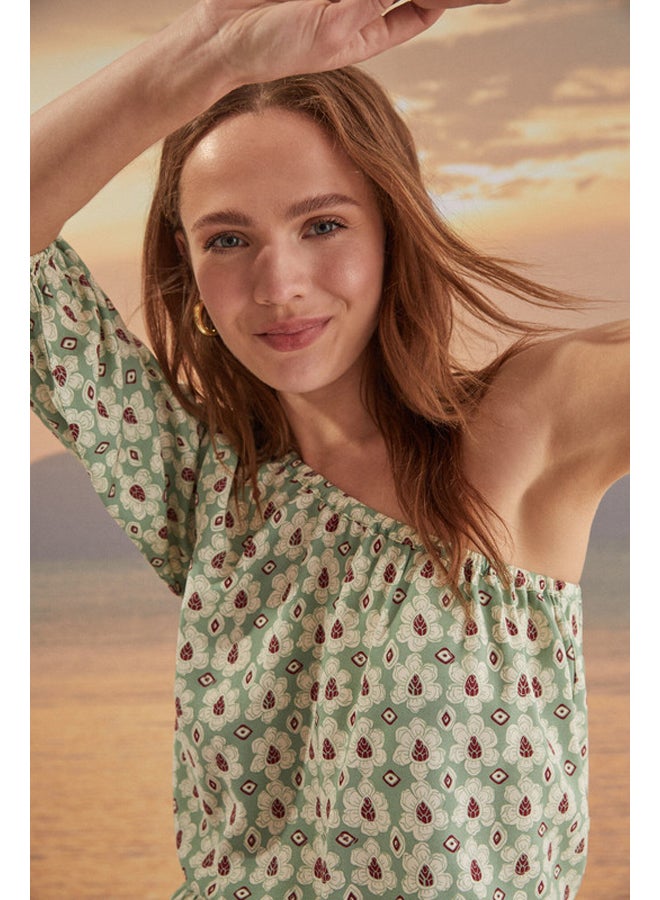 women'secret Asymmetric top and printed shorts set  - Image 1
