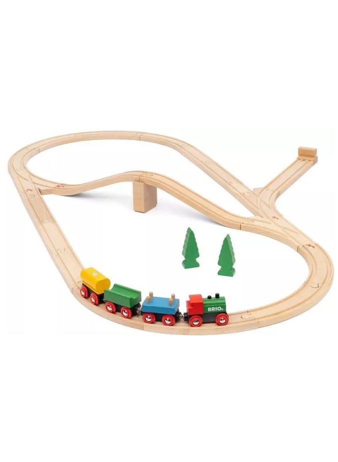Brio مجموعة قطار خشبي كلاسيكي BRIO على شكل 8 – مجموعة بداية مكونة من 22 قطعة مع محرك، محطة، جسر، أشجار ومسارات – لعب تخيلي كلاسيكي للأعمار 3+ | 36036-B - Image 2