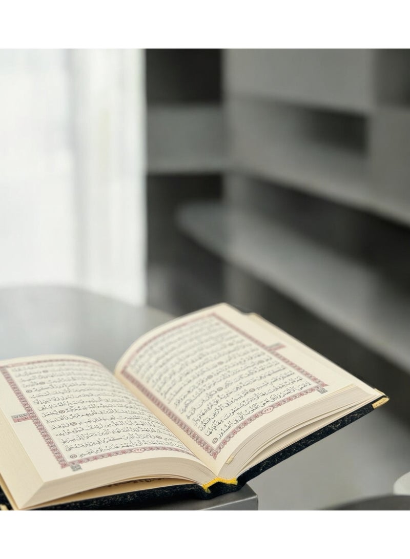 هدية فاخرة للفتيات في شهر رمضان ومميزة بلون جميل ، تتكون من مسبحة خرزية والكترونية وحجاب اسلامي صناعة تركية