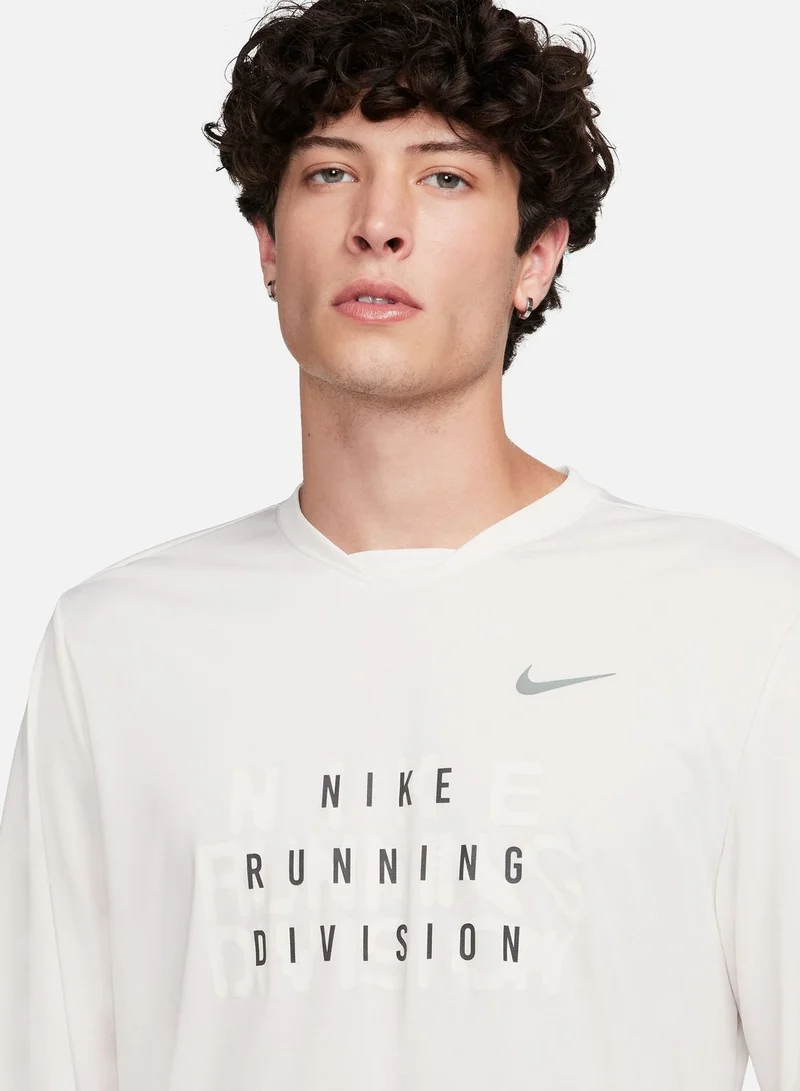 Nike Dri-Fit Rise 365 T-Shirt