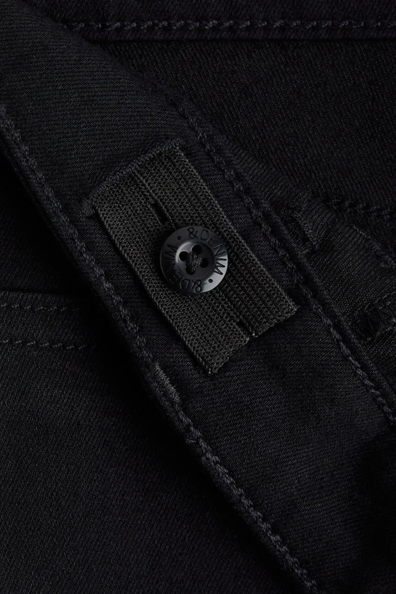 اتش اند ام جينز بقصّة سكينِي