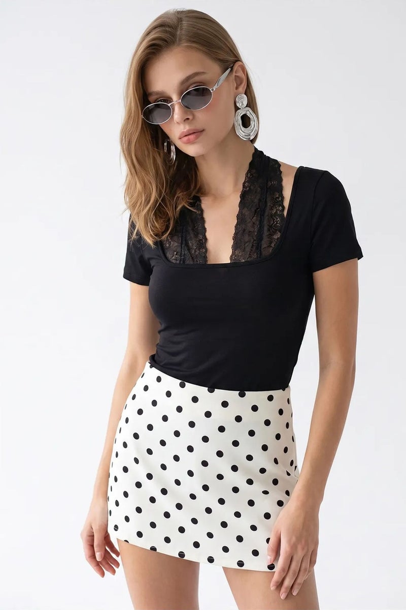 MIXRAY Lace Viscose U-Neck Slim Fit Blouse - Image 3