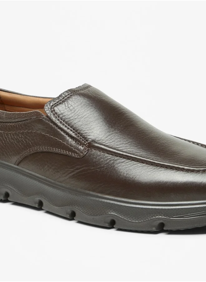 لو كونفورت Men's Textured Slip-On Loafers