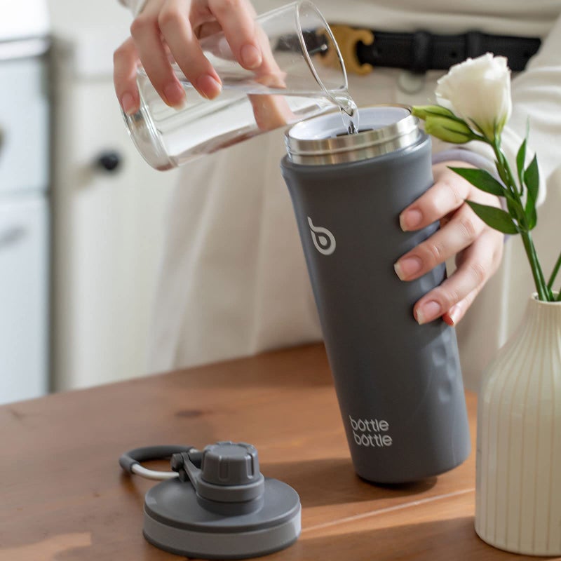 bottle bottle زجاجة زجاجة 26 أونصة زجاجة هزاز معزولة زجاجة ماء من الفولاذ المقاوم للصدأ مع خفاقة سلكية، زجاجة هزاز بروتين قابلة لإعادة الاستخدام، كوب ماء رياضي رمادي - Image 4