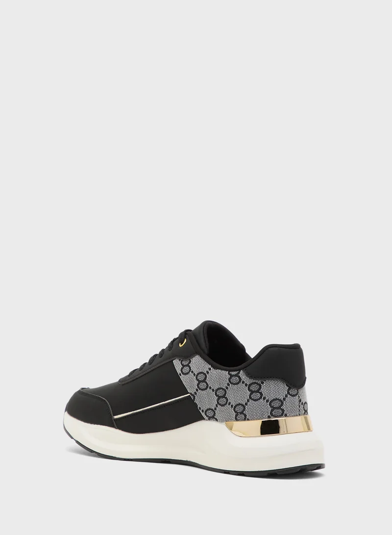 اوزو Low-Top Sneakers