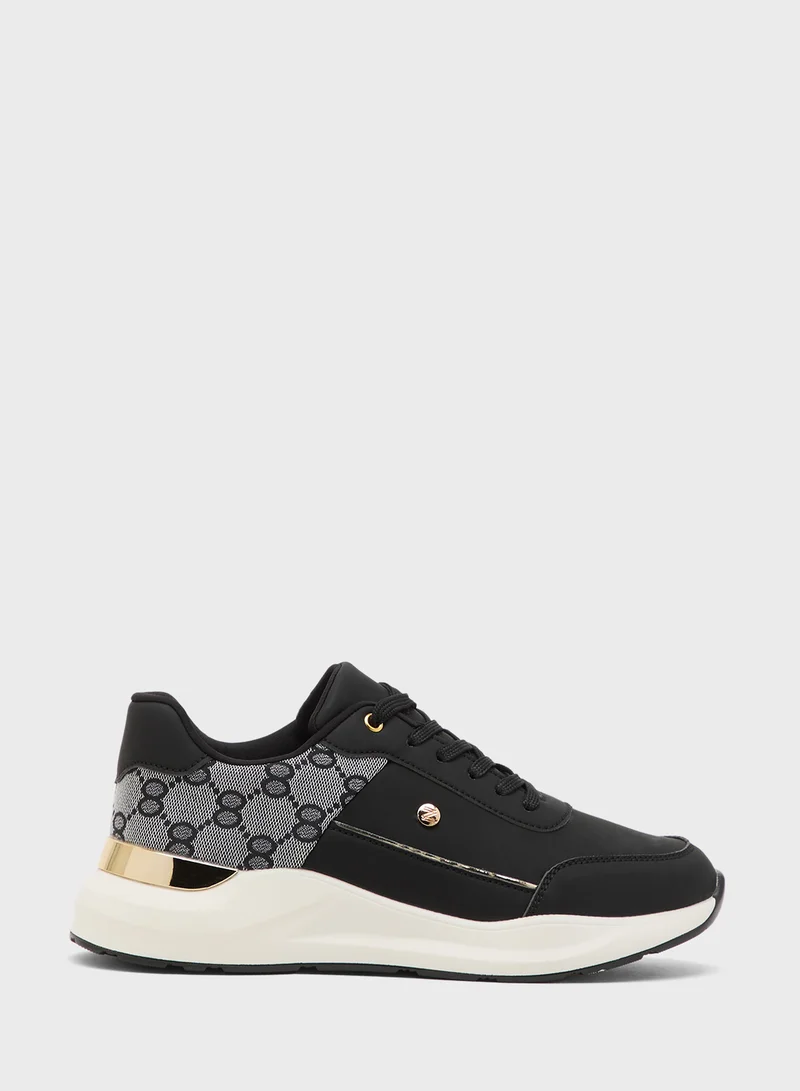 اوزو Low-Top Sneakers