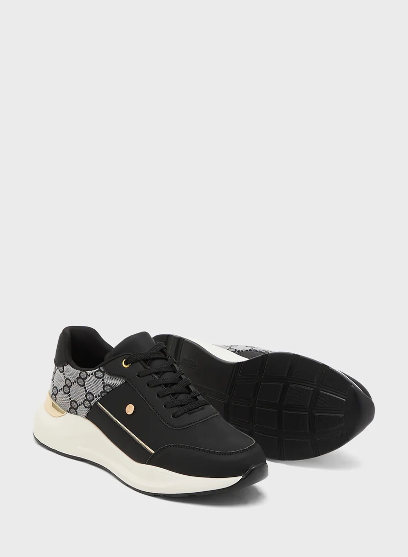 OZZO Low-Top Sneakers