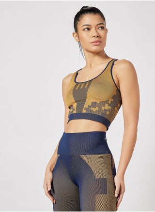 Karlie Kloss Seamless Layered Top - pzsku/ZBCBFF74EA78003ECEE21Z/45/_/1643611433/c7800131-2f65-44d1-9b2e-fd1998e10497