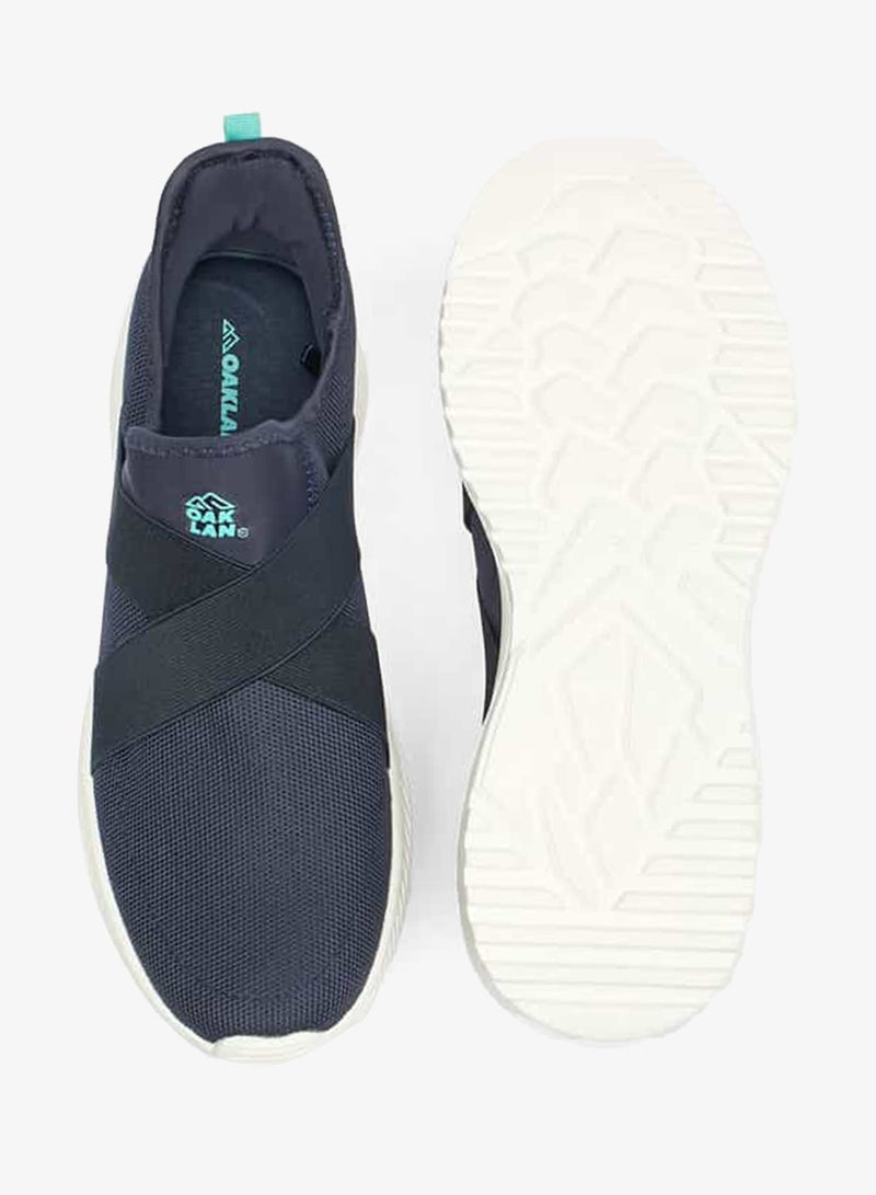 Oaklan by Shoexpress Men Logo Detail Slip-On Sports Shoes with Pull Tabs - Image 4