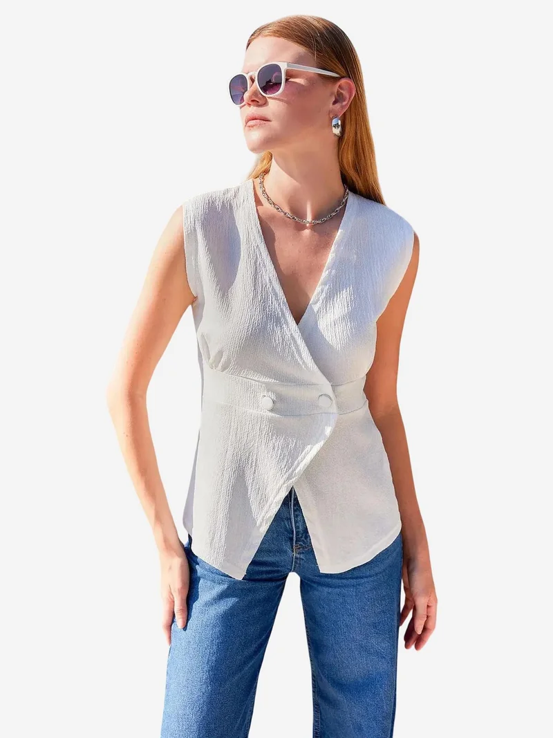 BDART Textured V-neck Fitted Waistcoat