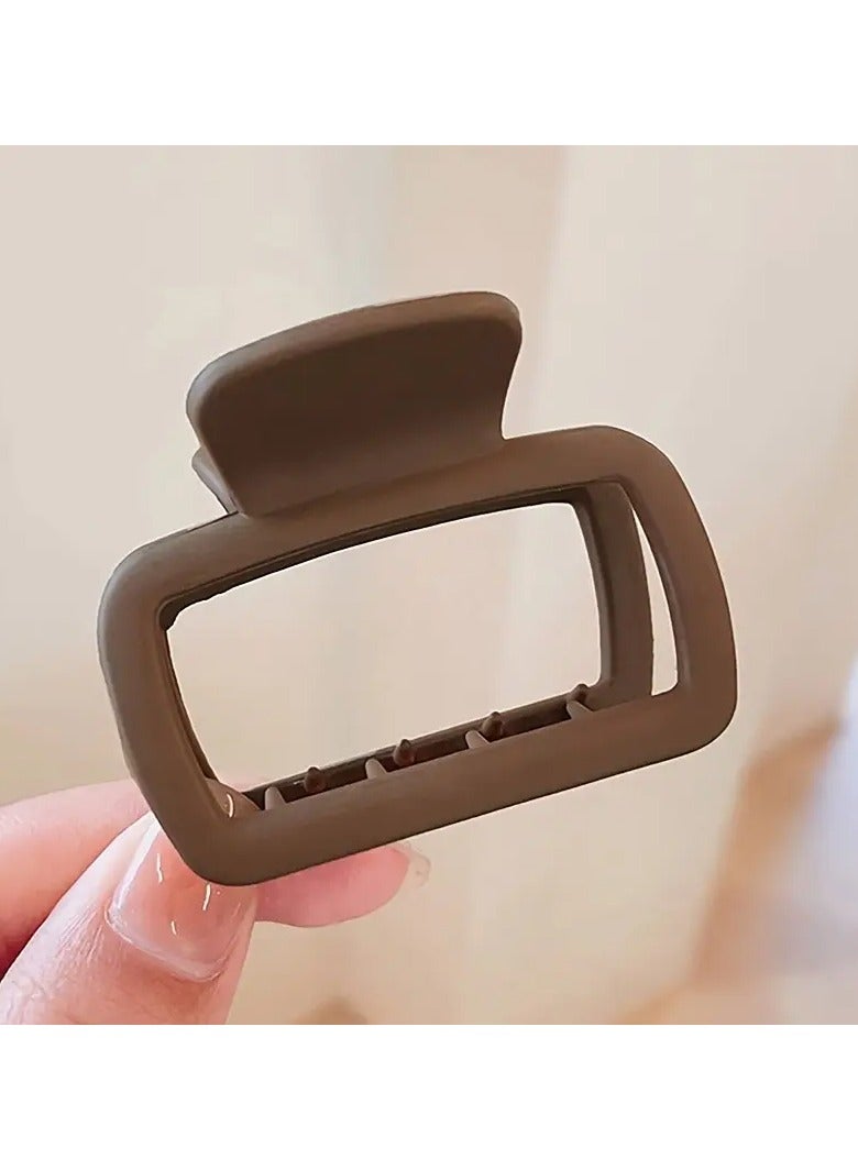 Goolsky مجموعة 4 قطع من مشابك الشعر المربعة الأنيقة غير اللامعة - مشبك سمكة قرش متعدد الاستخدامات والأنيق للنساء والفتيات، لون موحد - Image 4