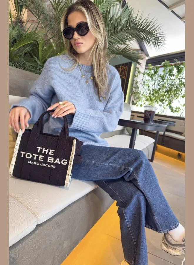 ليلا ليلا سويتر نسائي أساسي بياقة دائرية وقصة عادية