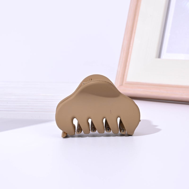 4.5Cm Medium Milk Tea Triangle Simple Hair Clip Women'S High Pone-Tail Half-Length Hair Claw -Selling Hair Accessories - Image 4