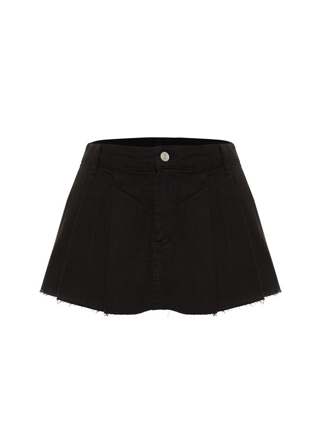 trendyol - Black Shorts & Bermuda TWOSS22SR00164 - Image 1
