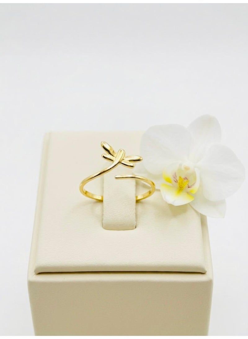 The Intermix Gems 18 Karat 750 Yellow Gold Delicate Dragonfly Motif Ring - Image 2