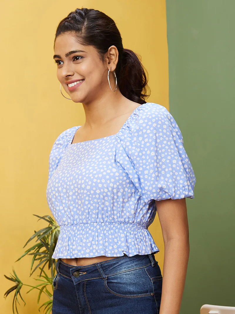 globus Women Blue Floral Printed Puff Sleeve Peplum Top
