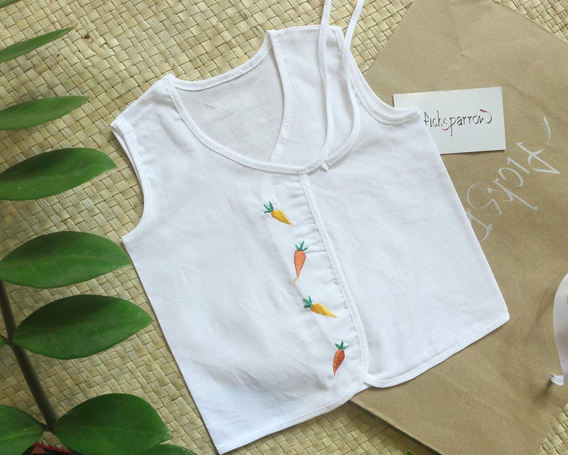 Picksparrow Women Pure Cotton Embroidered Newborn Baby Clothes/Jhablas/Vests (0-1 Month, Pack Of 4, Regular Fit) - Image 4