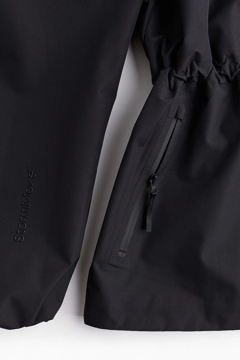 اتش اند ام Rain jacket in StormMove™