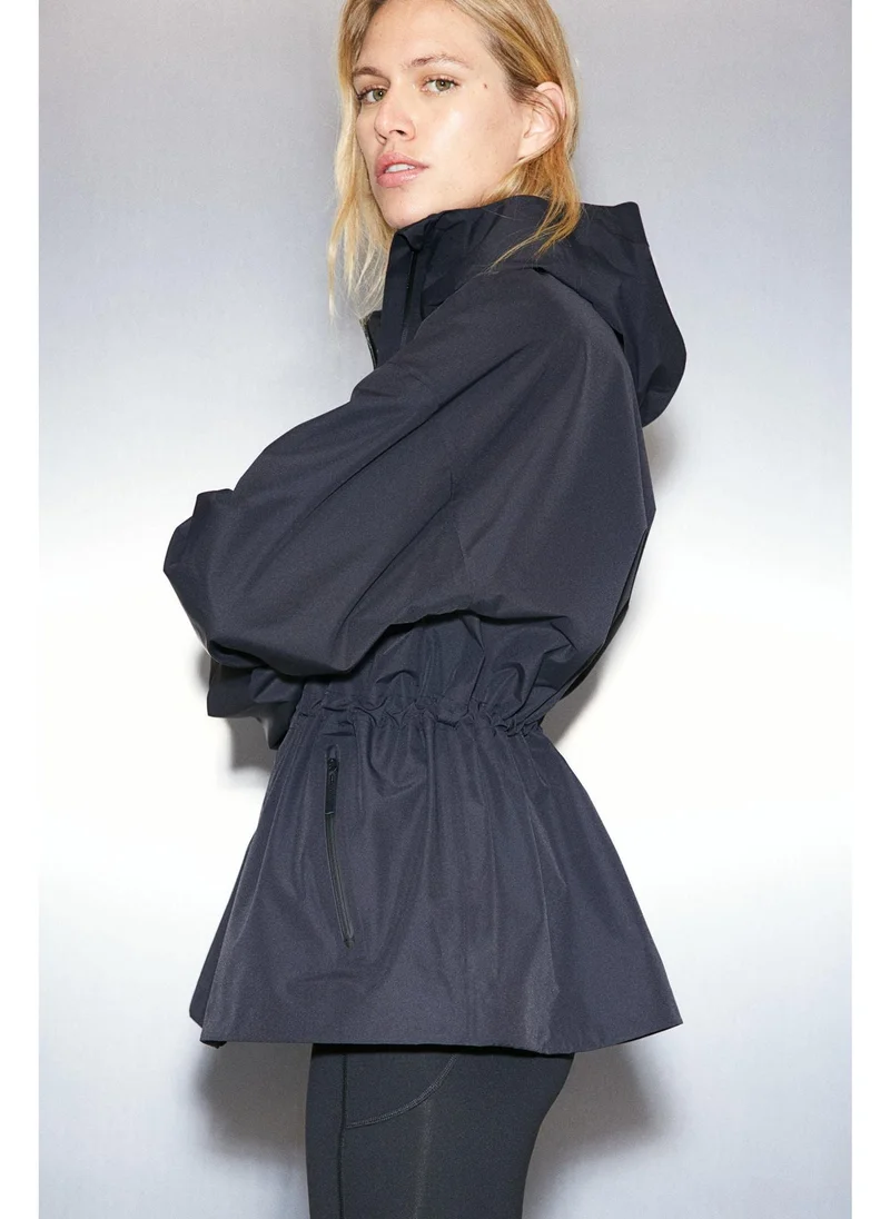 اتش اند ام Rain jacket in StormMove™