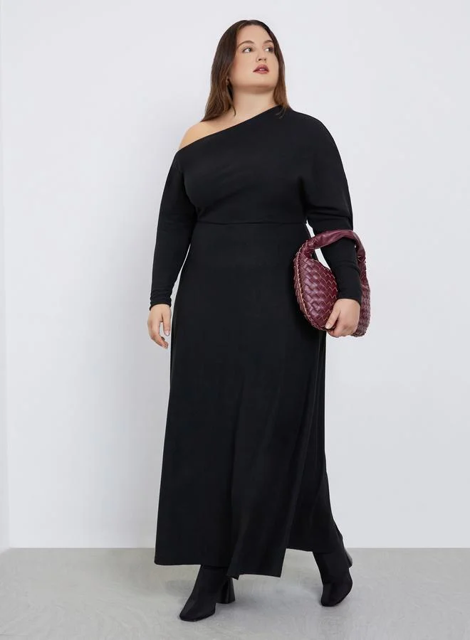 ستايلي فستان طويل بمقاس كبير وياقة غير متماثلة الطول