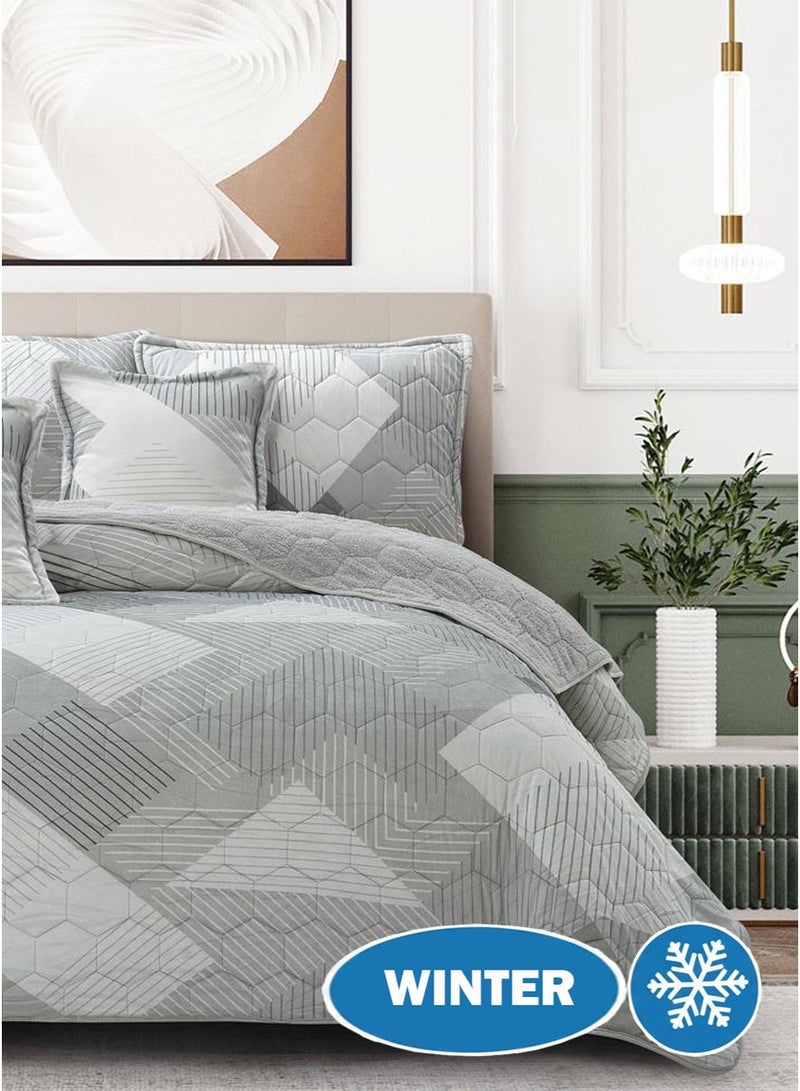 ميرال مفرش شتوي نفر ونص مضغوط، مقاس 160×210 سم | 4 قطع | وجه مشجر ووجه فرو، بتصميم سداسي فاخر - Image 3