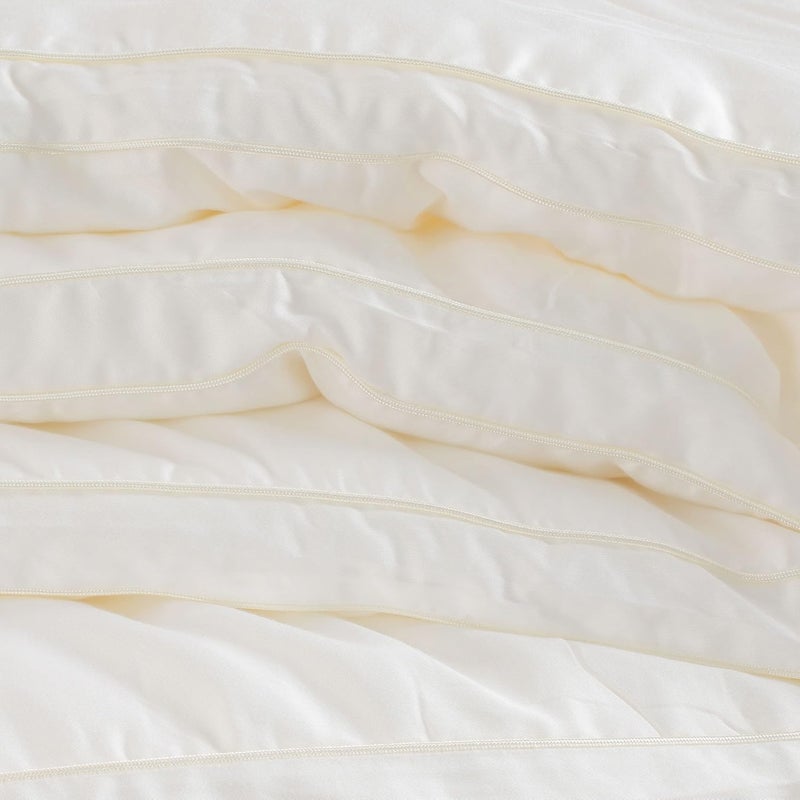 SPREAD SPAIN SPREAD SPAIN Microfiber 350 GSM Milk Quilt for Extreme Winter Double Cream 90x108 inches  - Image 2