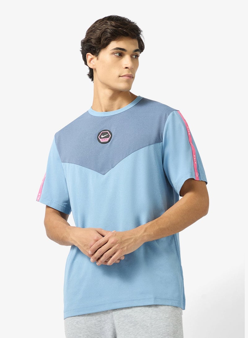 Nike Nsw Club Sports Dri-Fit T-Shirt - Image 1