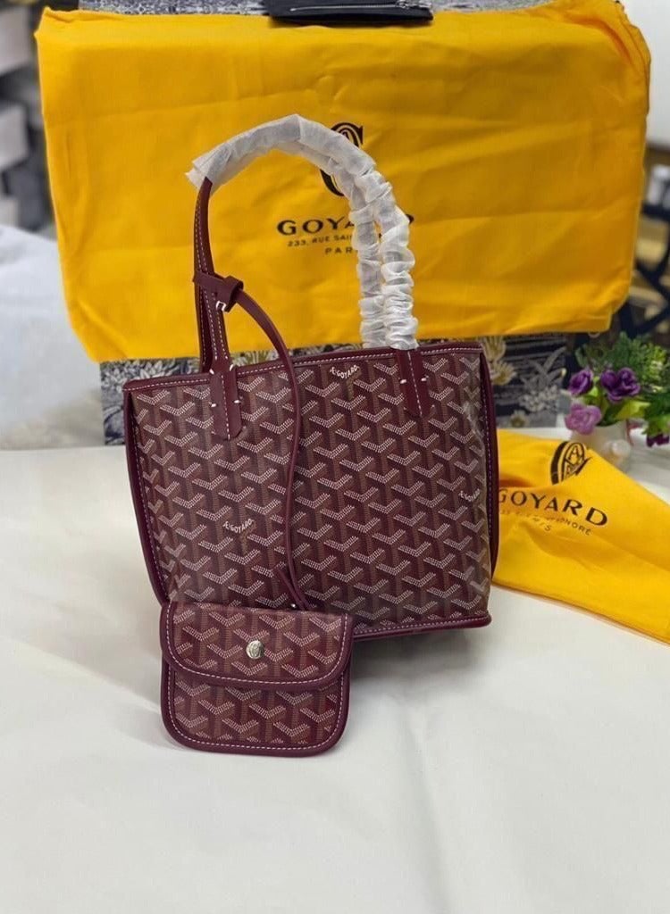 Luxurious and elegant women's bag
