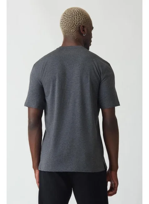 Bisse Men's Silk Finished Basic V-Neck T-Shirt ANTRASITE TS22Y22012_D58