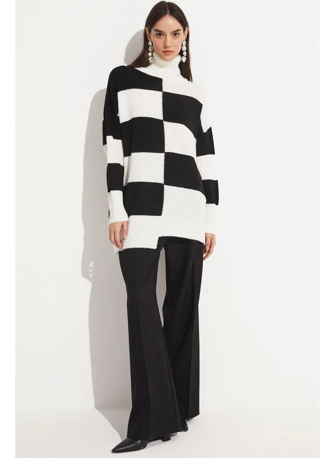 جون June Turtle Neck Checked Oversize Sweater Ecru - Black