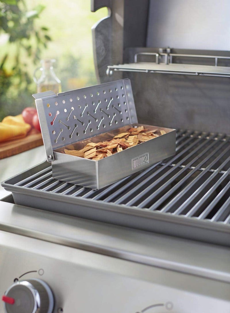 Weber Applewood Smoking Chips (700g Pack) - subtle aroma, ideal for cheese, vegetables, fish, poultry, pork & game, sustainably sourced, Wood (17621) - Image 3