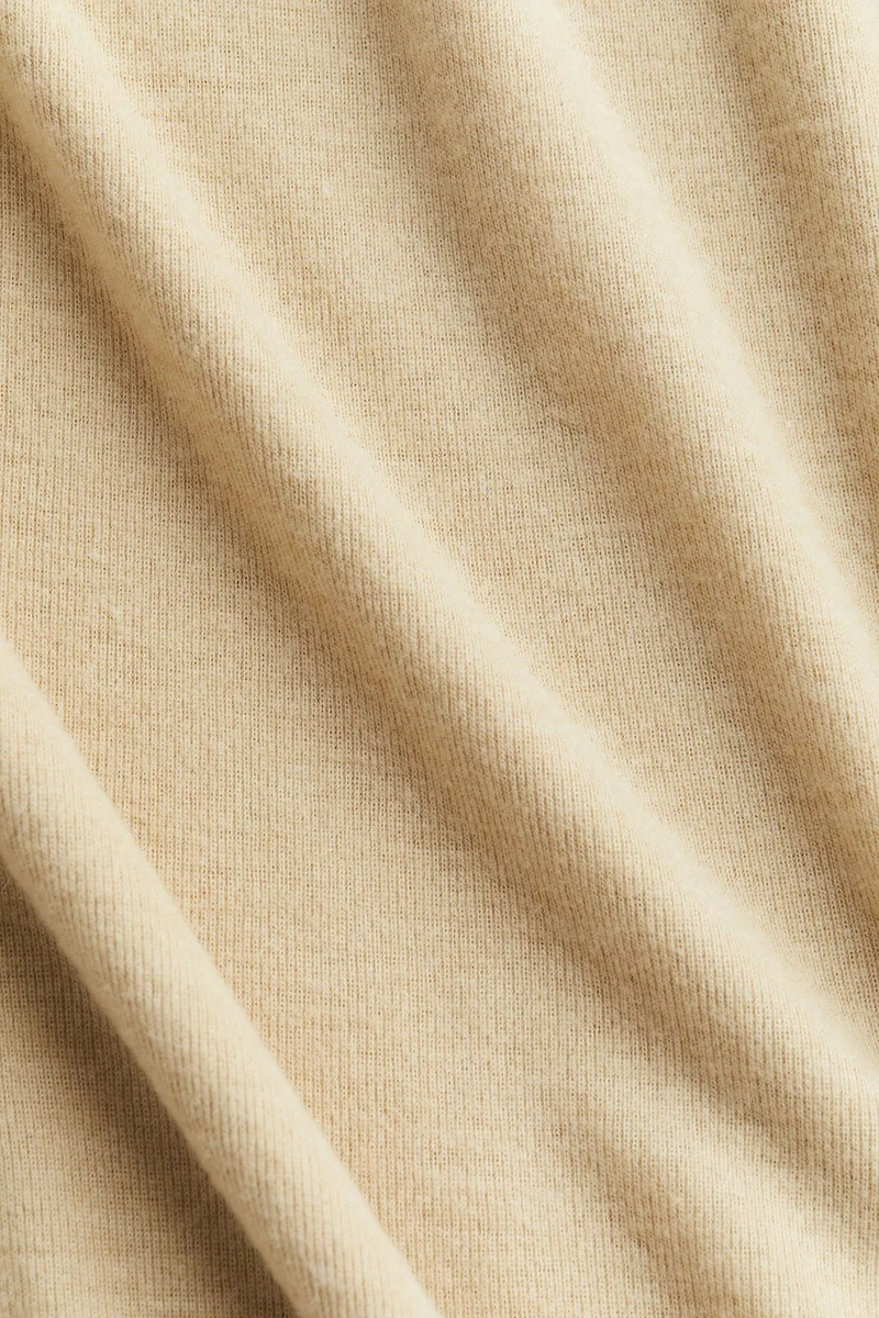 اتش اند ام فستان بوديكون من نسيج مضلع مرن