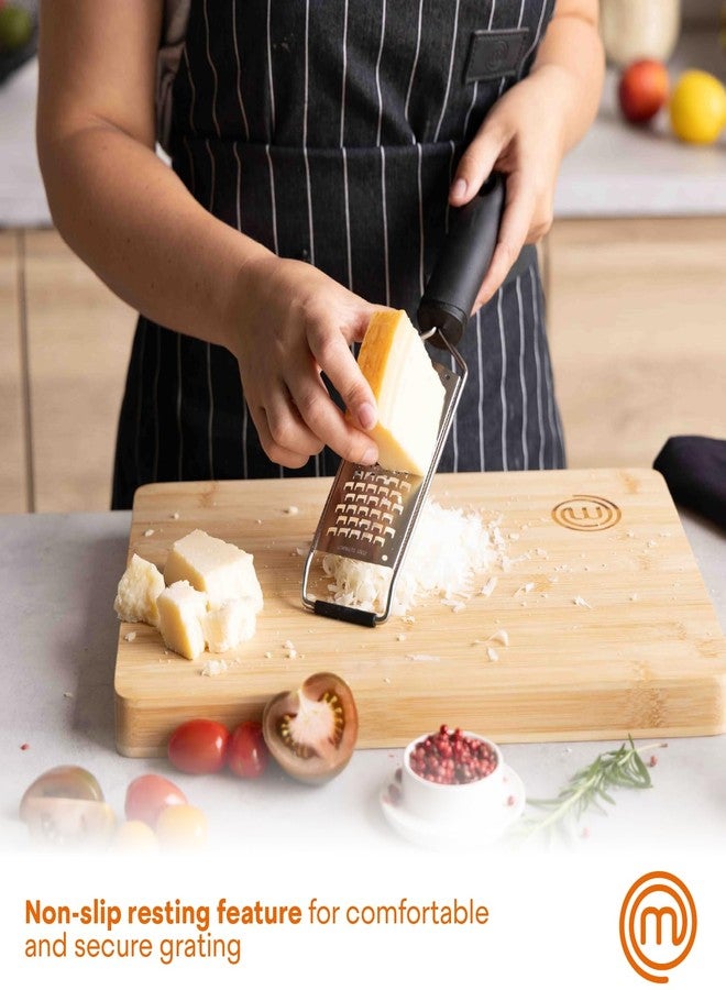 ماستر شيف مبشرة جبن ماستر شيف المحمولة، أداة تقطيع طعام المطبخ لبرش جبن البارميزان والثوم والزنجبيل وما إلى ذلك، مبشرة مسطحة صغيرة، من الفولاذ المقاوم للصدأ مع قاعدة مطاطية غير قابلة للانزلاق ومقبض سهل الإمساك - Image 3