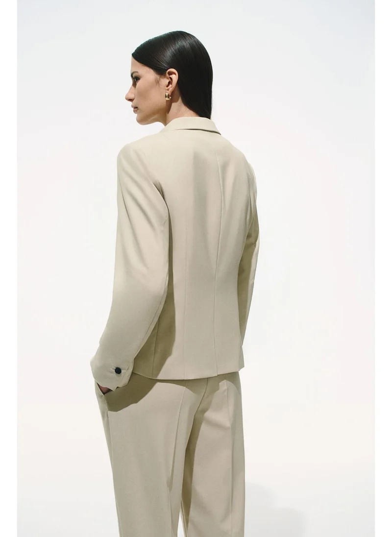 اتش اند ام Fitted jacket