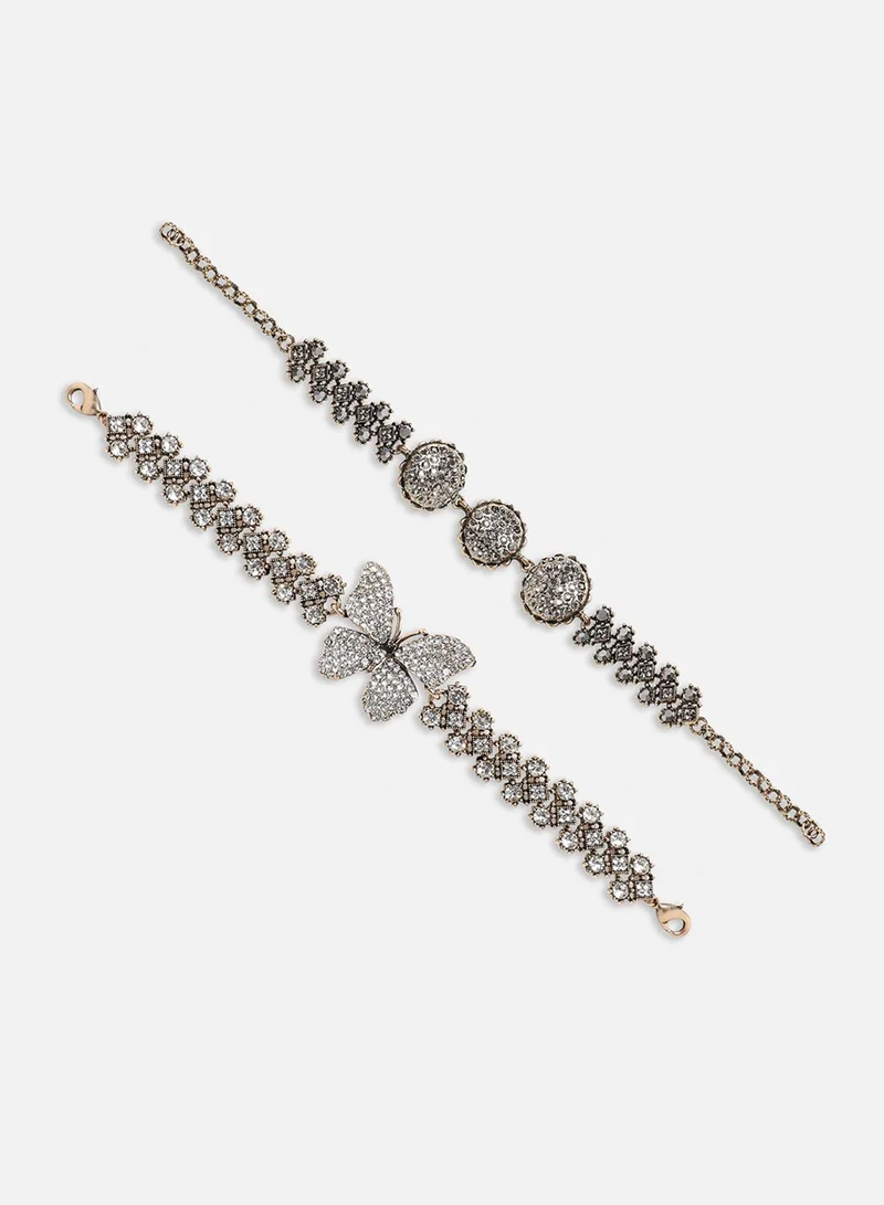 سوهي مجموعة من الأساور العتيقة الدائرية