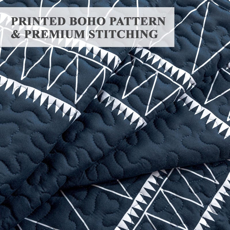 Andency مجموعة لحاف الأزرق الأزرق والبحرية التوأم (68 × 86 بوصة) 2 قطعة (1 لحاف مطبوع مثلث مخطط و 1 وسادة) بوهيميا صيف خفيفة الوزن ألياف ميكروفيات قابلة للانعكاس - Image 5
