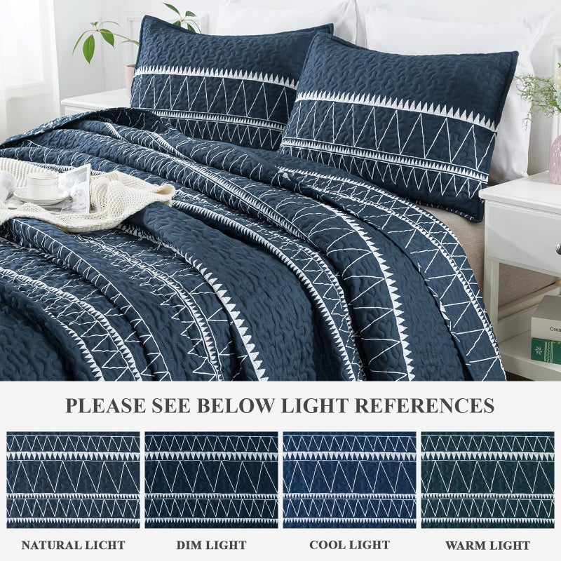 Andency مجموعة لحاف الأزرق الأزرق والبحرية التوأم (68 × 86 بوصة) 2 قطعة (1 لحاف مطبوع مثلث مخطط و 1 وسادة) بوهيميا صيف خفيفة الوزن ألياف ميكروفيات قابلة للانعكاس - Image 4