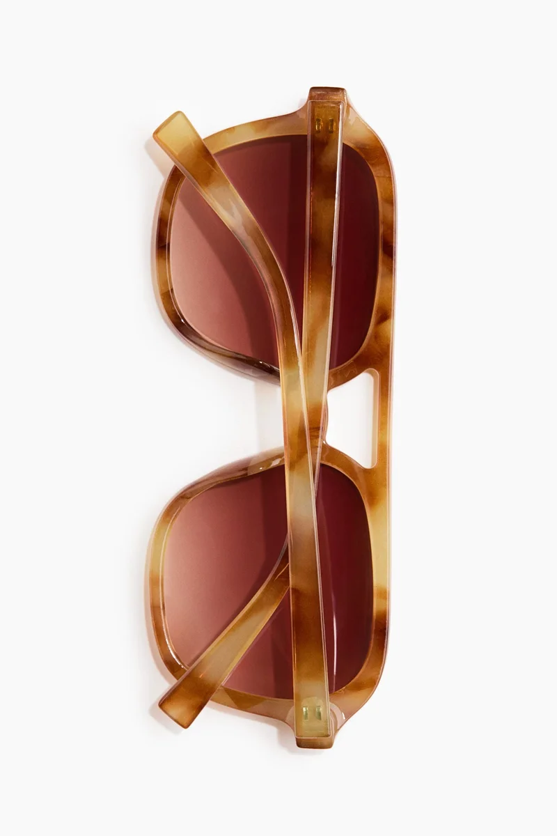 اتش اند ام نظارة شمسية